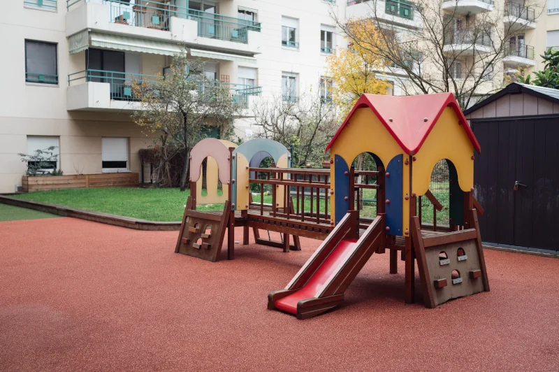 Cour de la crèche Pain d'Epices